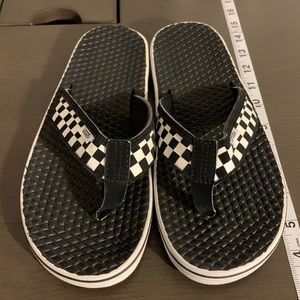 Vans’ classic vulcanized roots, the Checkerboard La Costa Lite